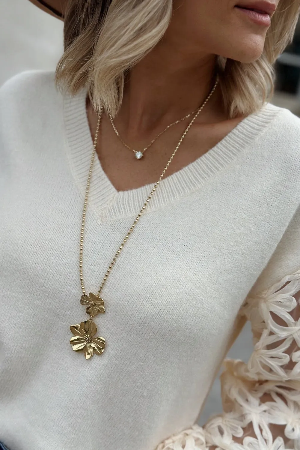 Beige 3D Floral Splicing Sleeve V Neck Sweater