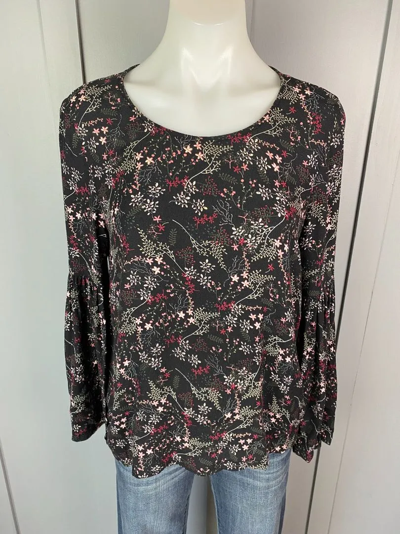 Black floral Decjuba Tops, 8