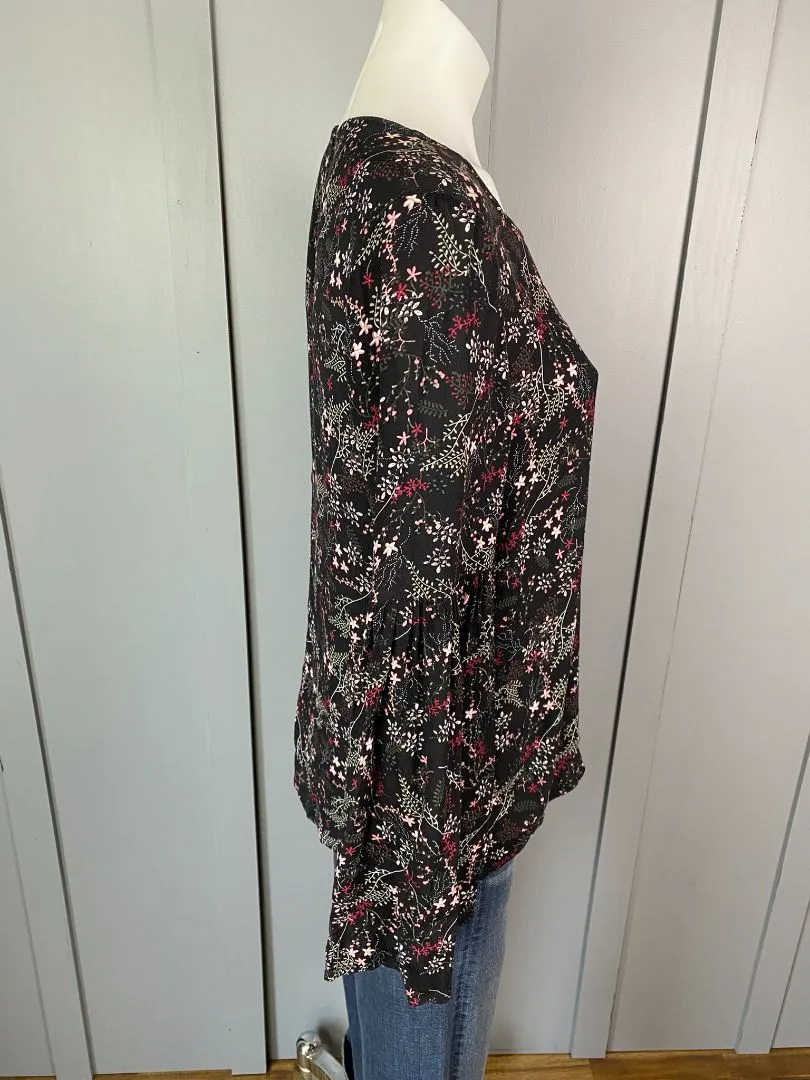 Black floral Decjuba Tops, 8