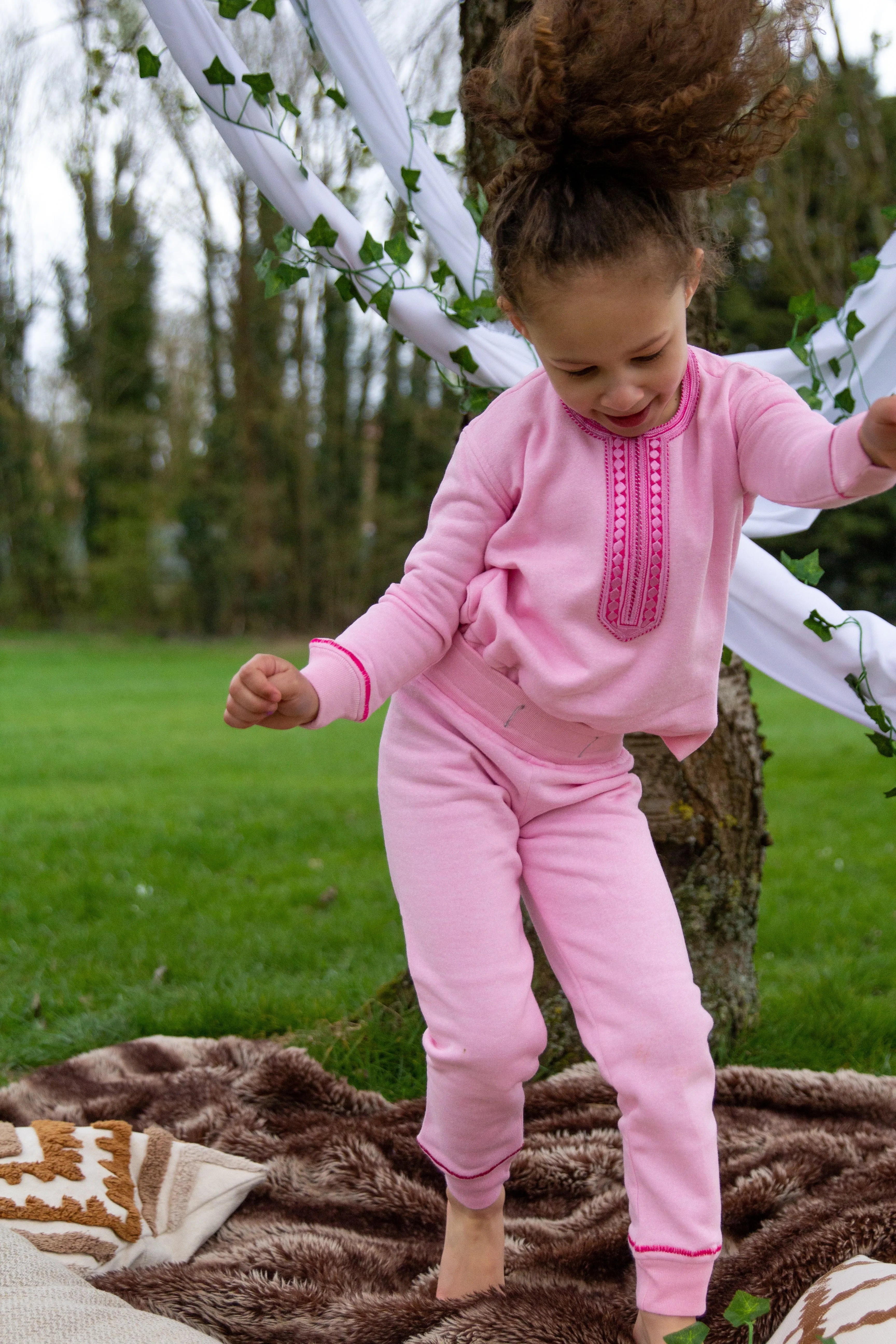 Kamso Embroidered Tracksuit | Pink