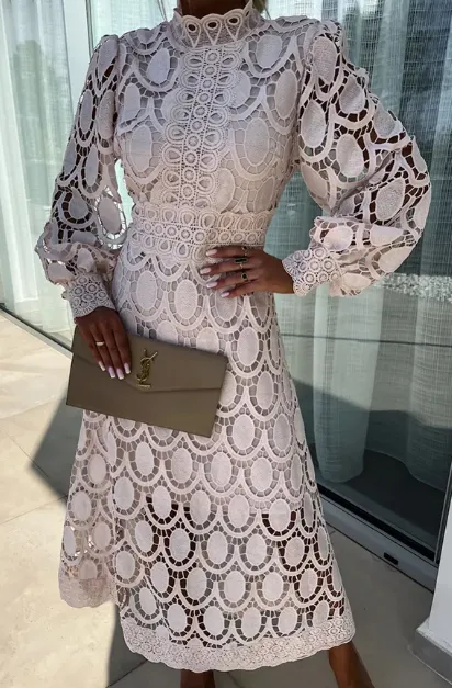 Liah - Romantic, sensual and elegant midi dress