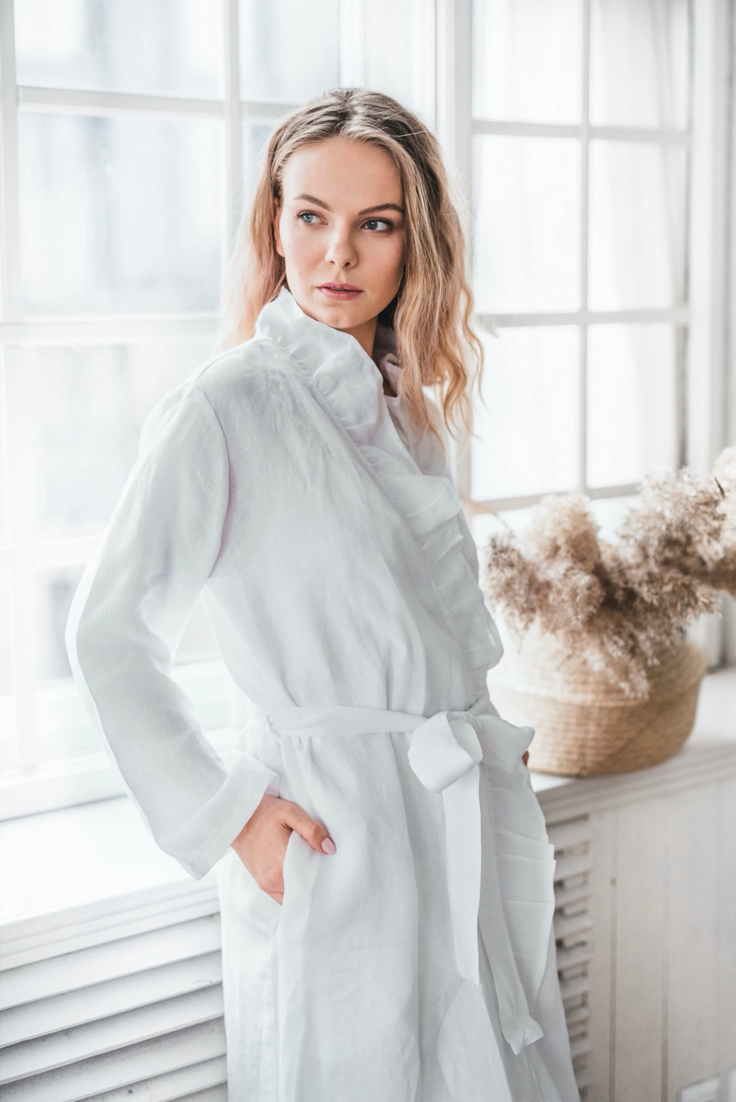 Linen ruffle bathrobe