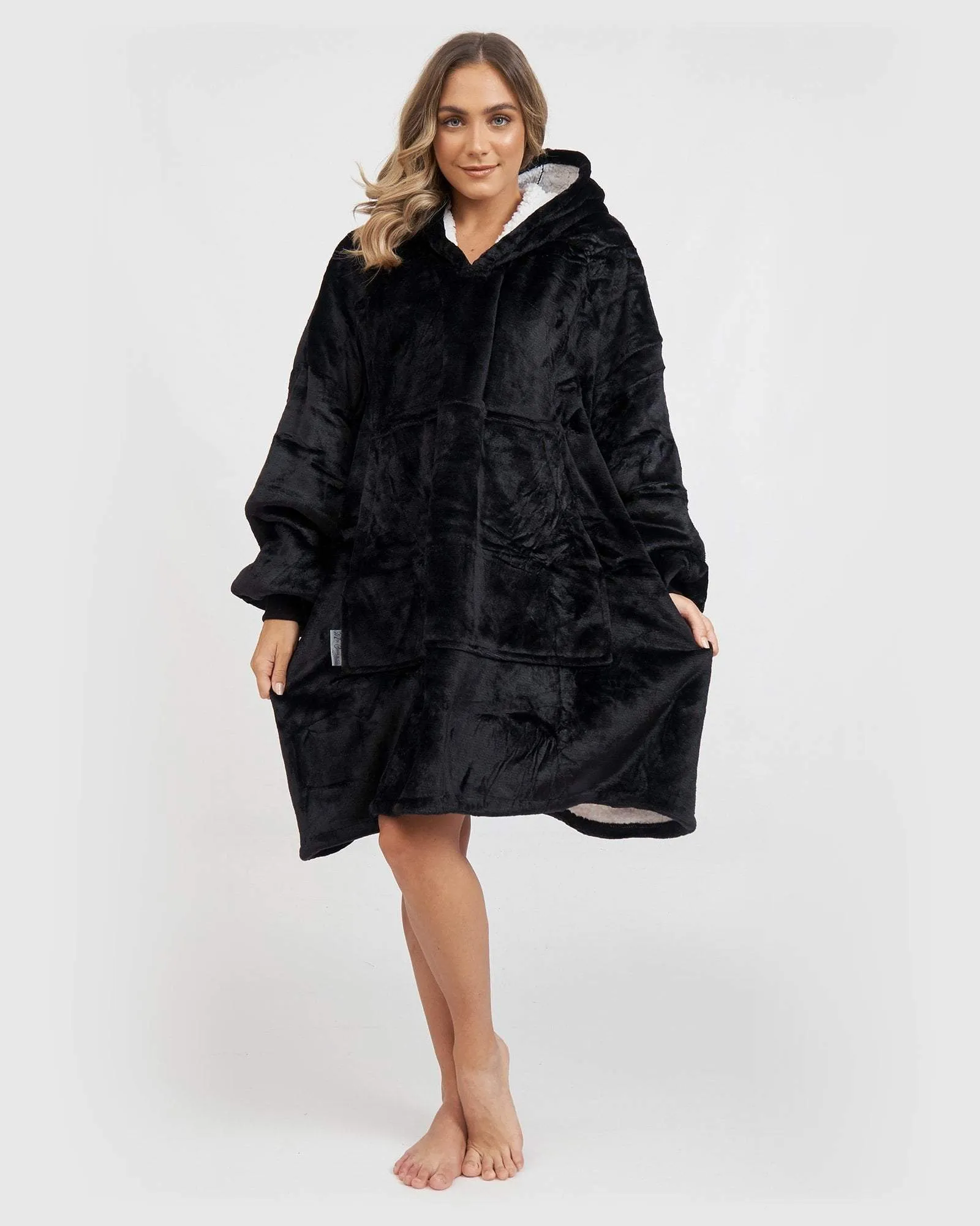 Luxury Hooded Blanket Black - PRE-ORDER