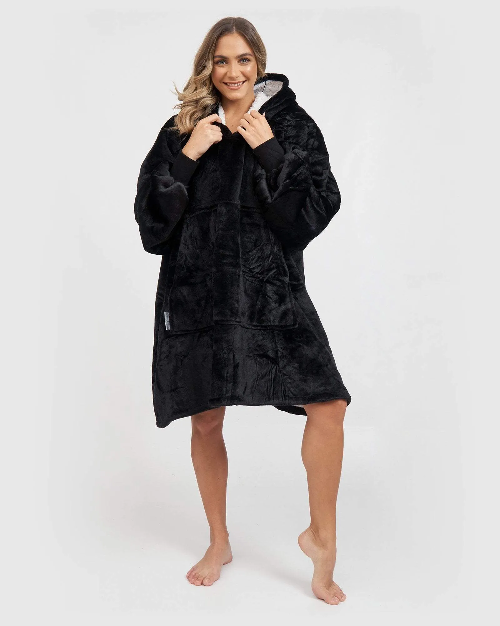 Luxury Hooded Blanket Black - PRE-ORDER