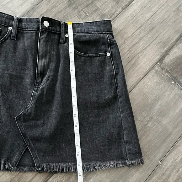 Madewell Denim Frisco Mini Skirt in Lunar Wash - Size 28
