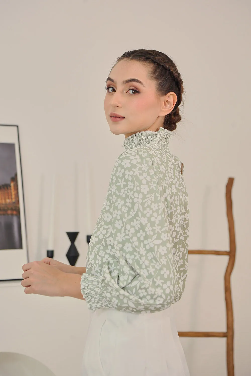 Mirelle Long Sleeves Tops in Sage Floral