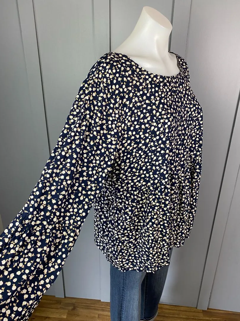 Navy floral All About Eve Tops, 14