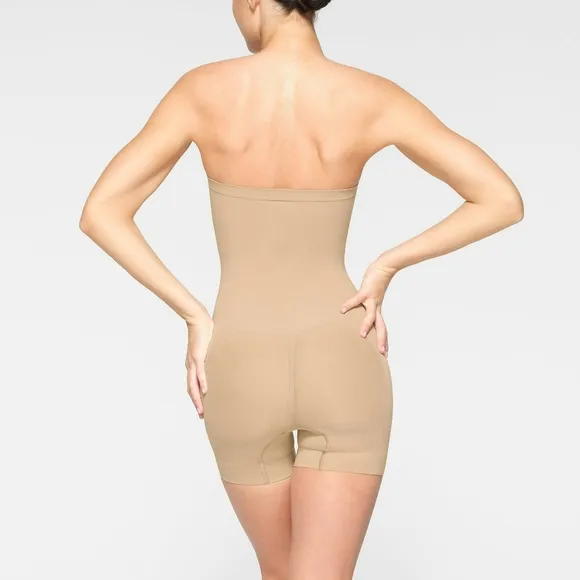 Skims Strapless Shortie Bodysuit