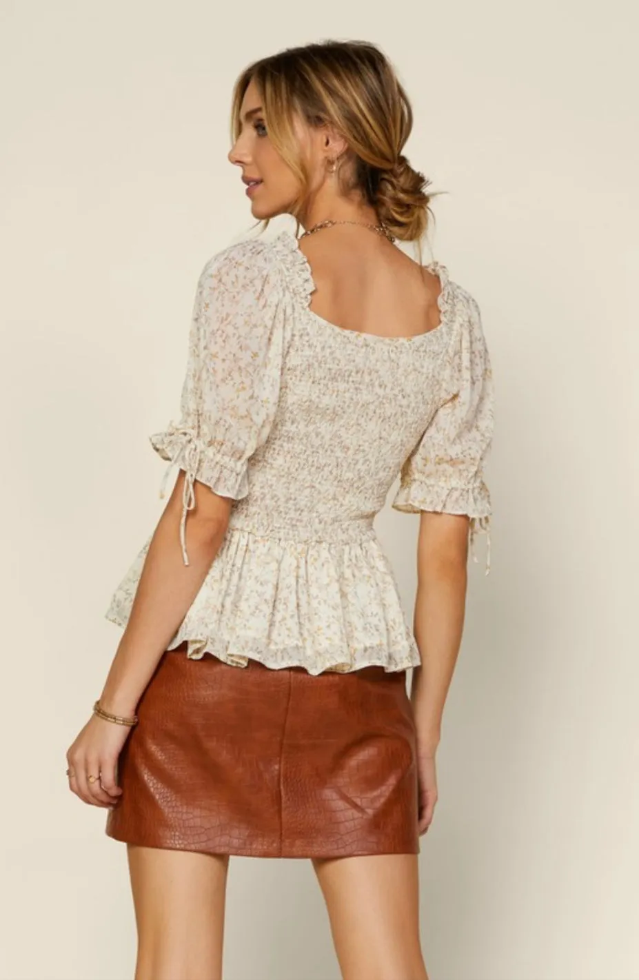 T167 FLORAL SMOCKED  TOP